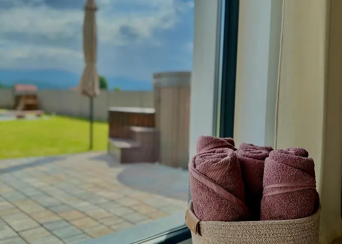 Feriehus Pod Izerskim Niebem - Kameralny Z Balia, W Sasiedztwie Swieradowa-zdroju Kamien (Lwowek Slaski, Lower Silesian)